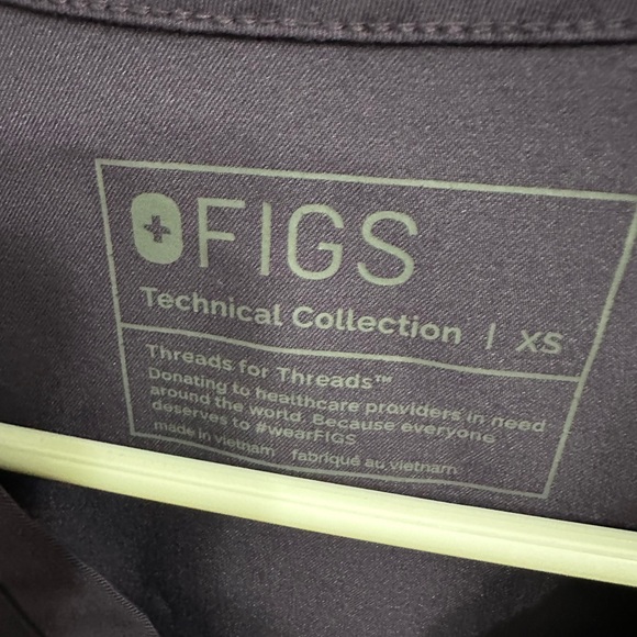 Figs purple shadow top xs - Picture 3 of 3